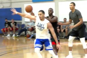 加一组不太会打！小姐姐们4v4打半场投篮神准