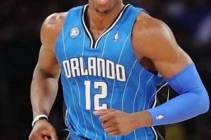 霍华德曾称姚明防守不行！奥胖反驳：我第一次打姚明被他连帽三个